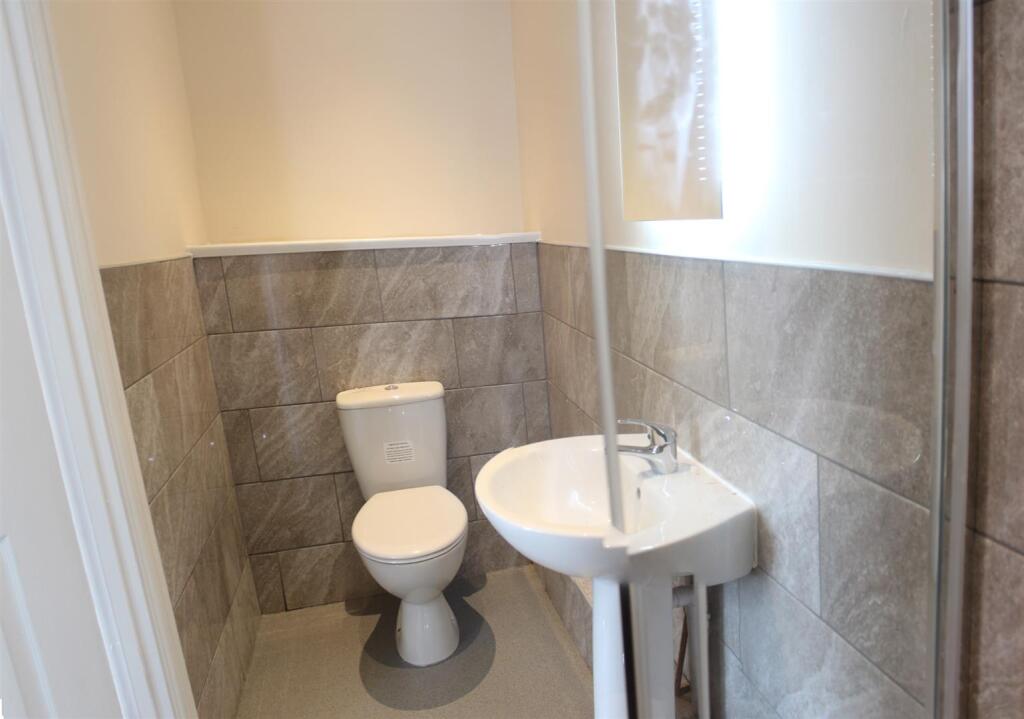 EXAMPLE OF EN-SUITE