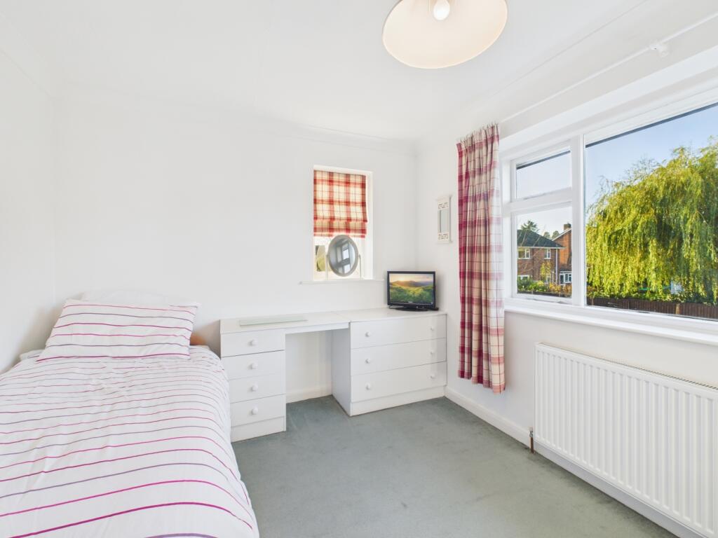 CAM03293G0-PR0250-STILL034