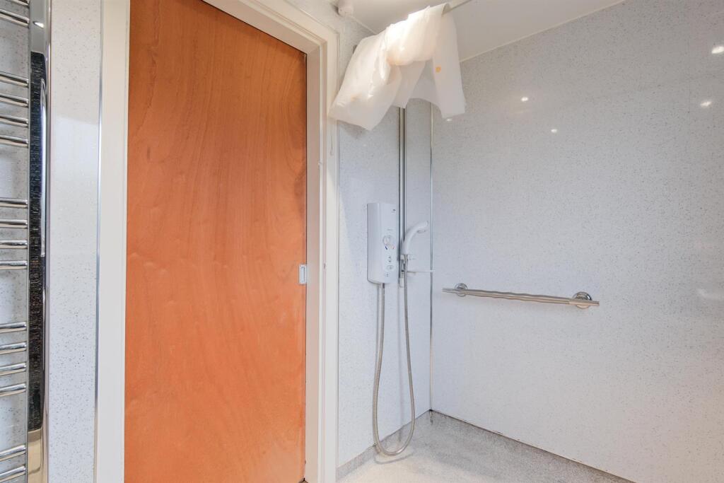 009-18 Hemmingen Court Carluke, Lanarkshire, ML8 5