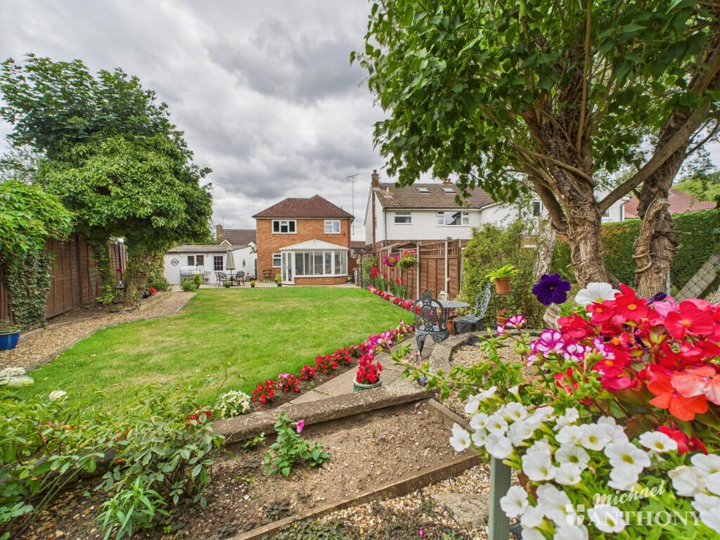 CAM02773G0-PR0335-STILL006