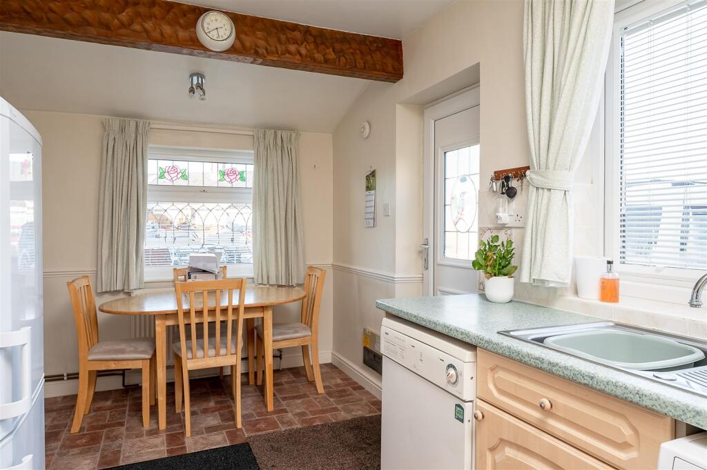 KITCHEN DINING