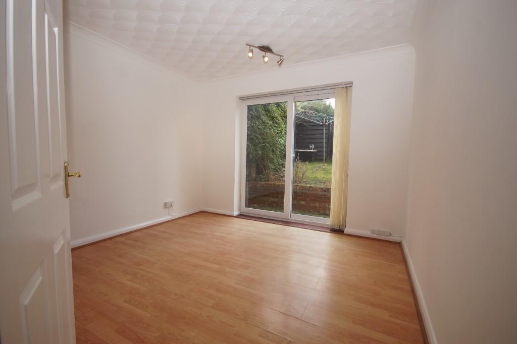 15a Carisbrooke Way