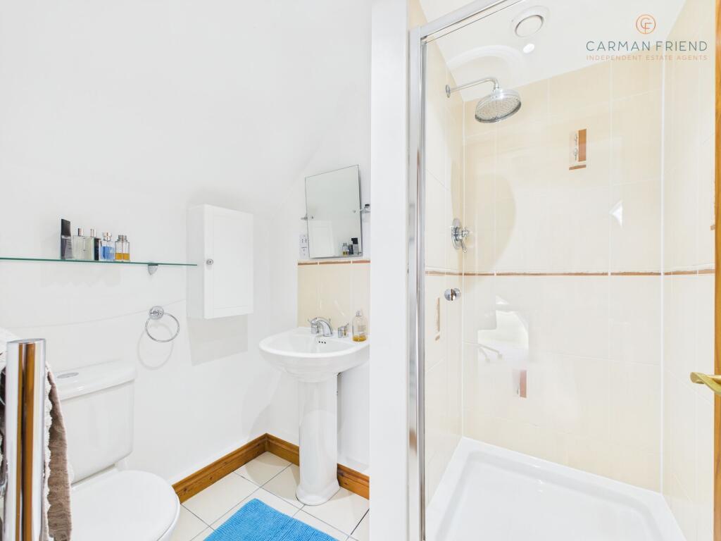 Ensuite to Bedroom 2