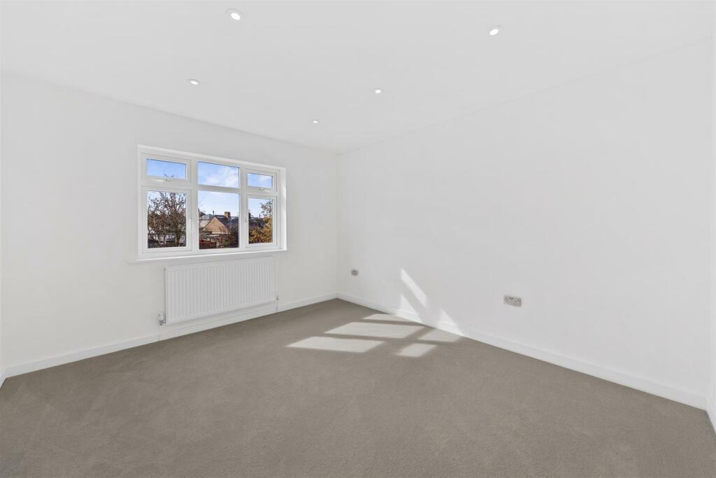 Bedroom 3.jpg