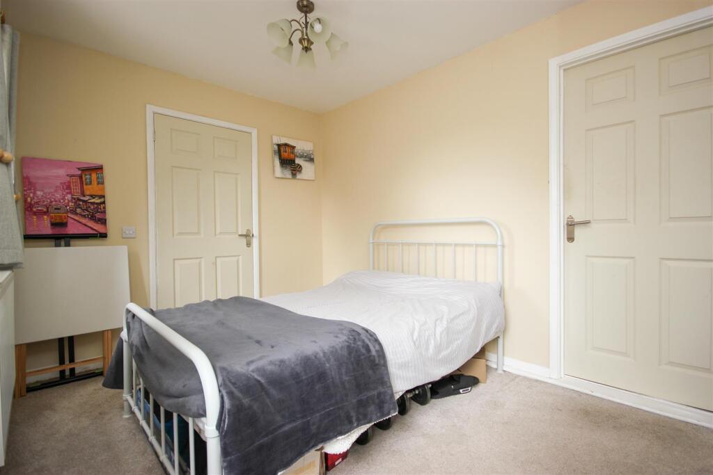 bed 4.JPG