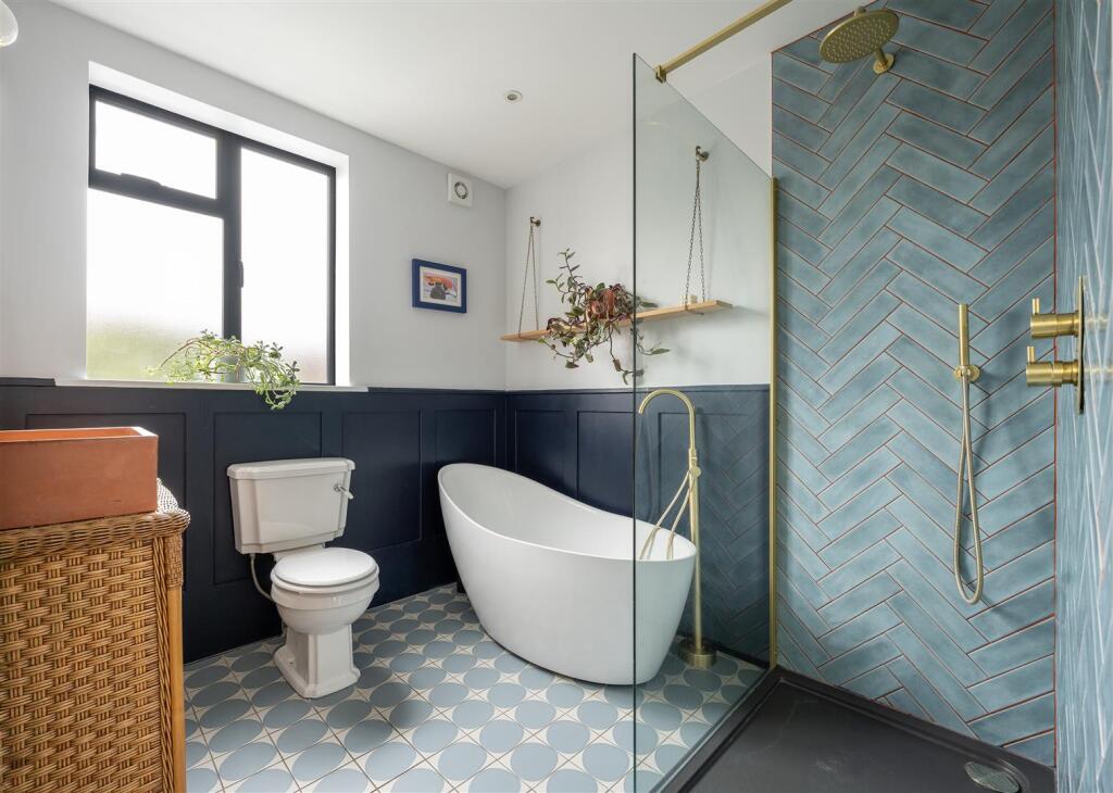 Bathroom-1.jpg