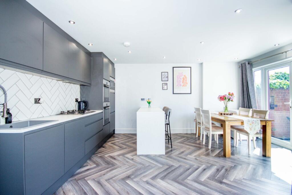 WhatsApp Image 2025-05-09 at 17.17.57.jpeg