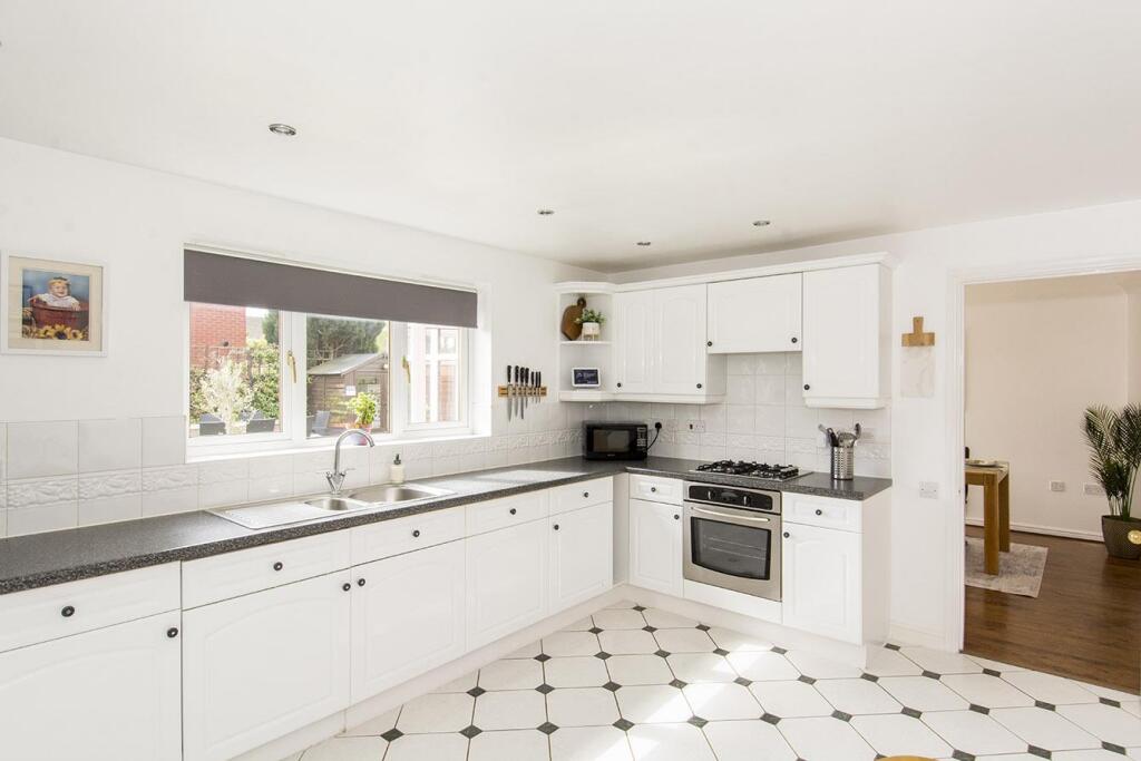 (Kitchen Breakfast Room Photo Three)
