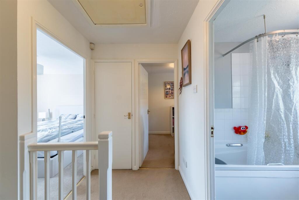4 Hazelmere Close-027.jpg
