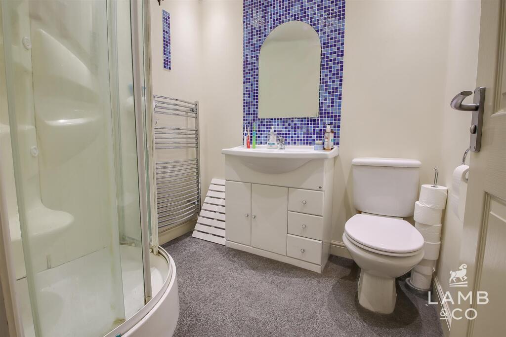 SHOWER ROOM