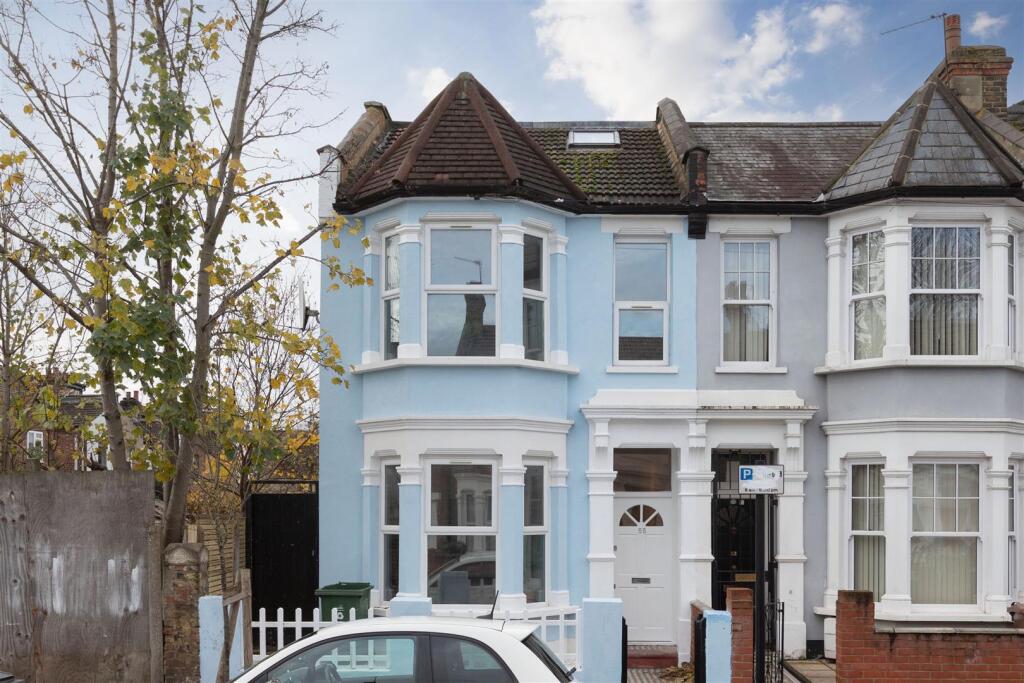 Leasowes Road E10