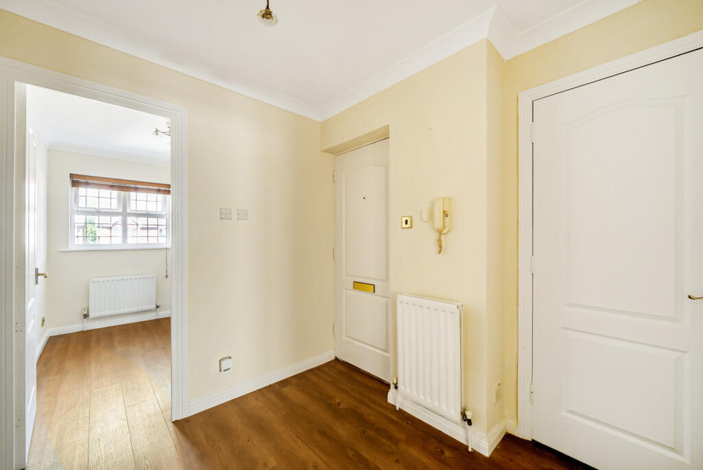 1325151-4-6872308...