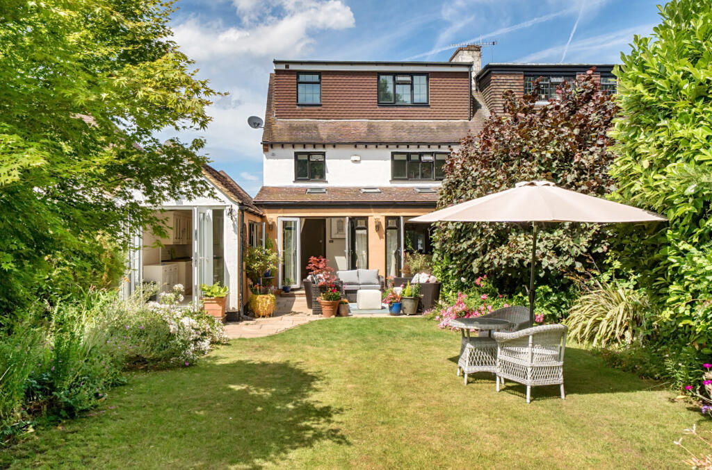 1315850-4-685ee07...