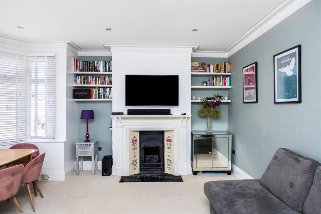 Norman Road 11 LIVING ROOM FIREPLACE.jpeg