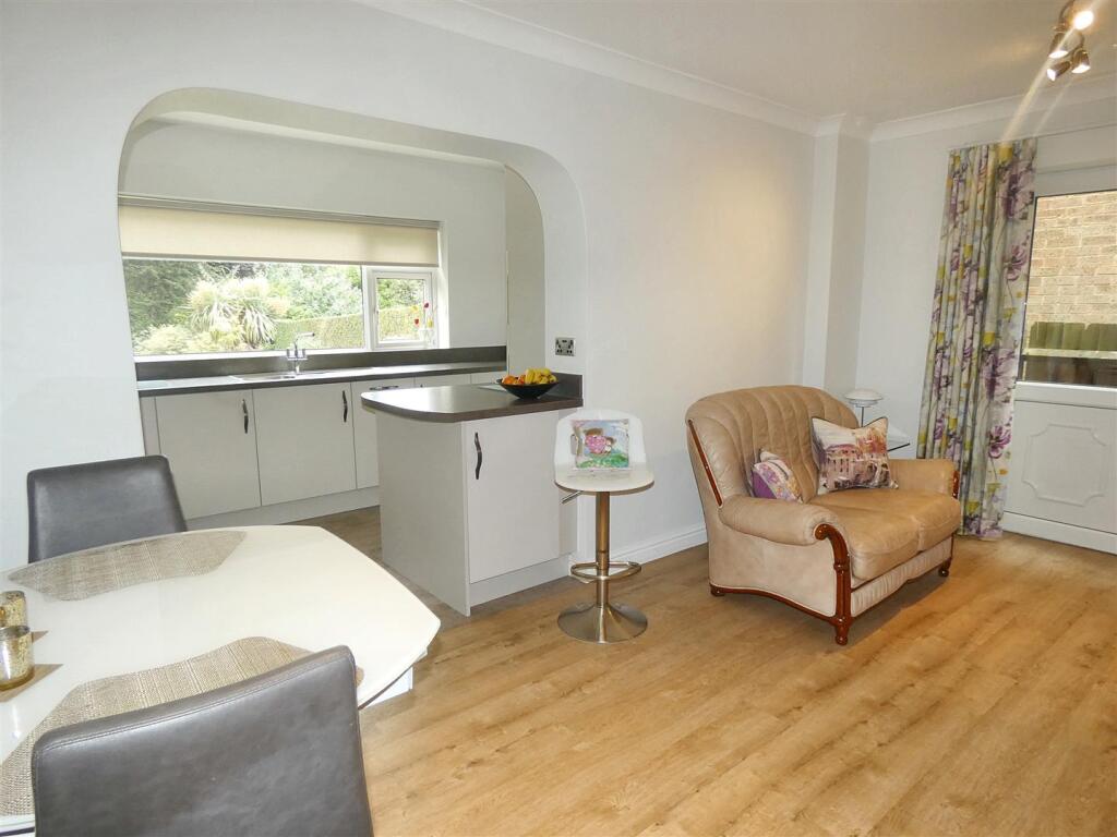 P1080747 (Large).jpg