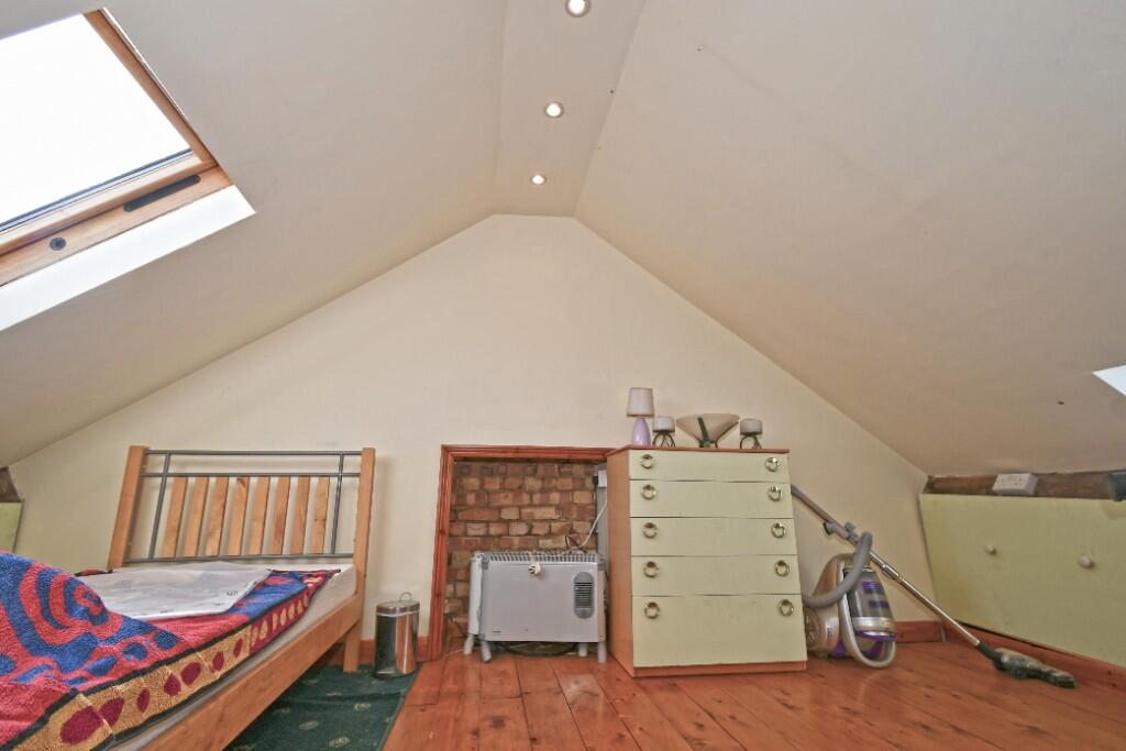 Loft/Hobbies Room