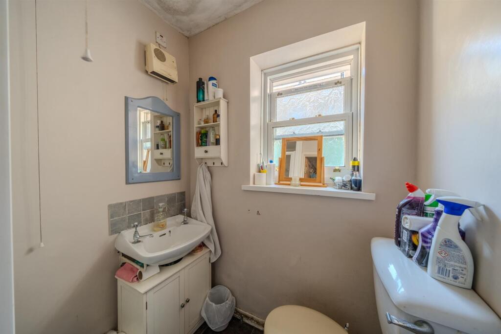 8 Cwmavon Road-12.jpg