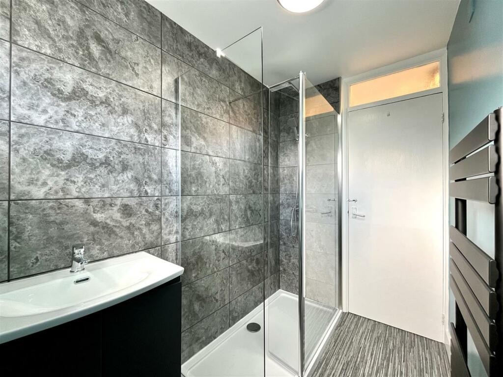 Shower Room Aspect 2