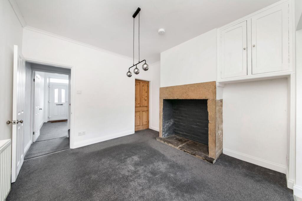 OPEN-PLAN DINING KITCHEN