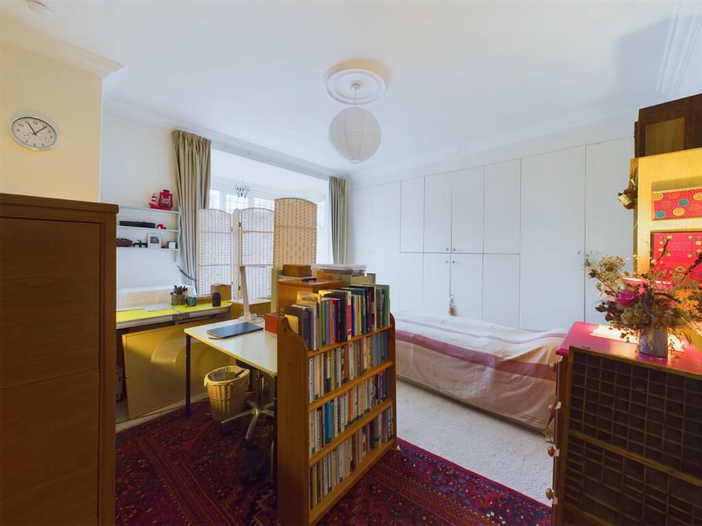 Bedroom: