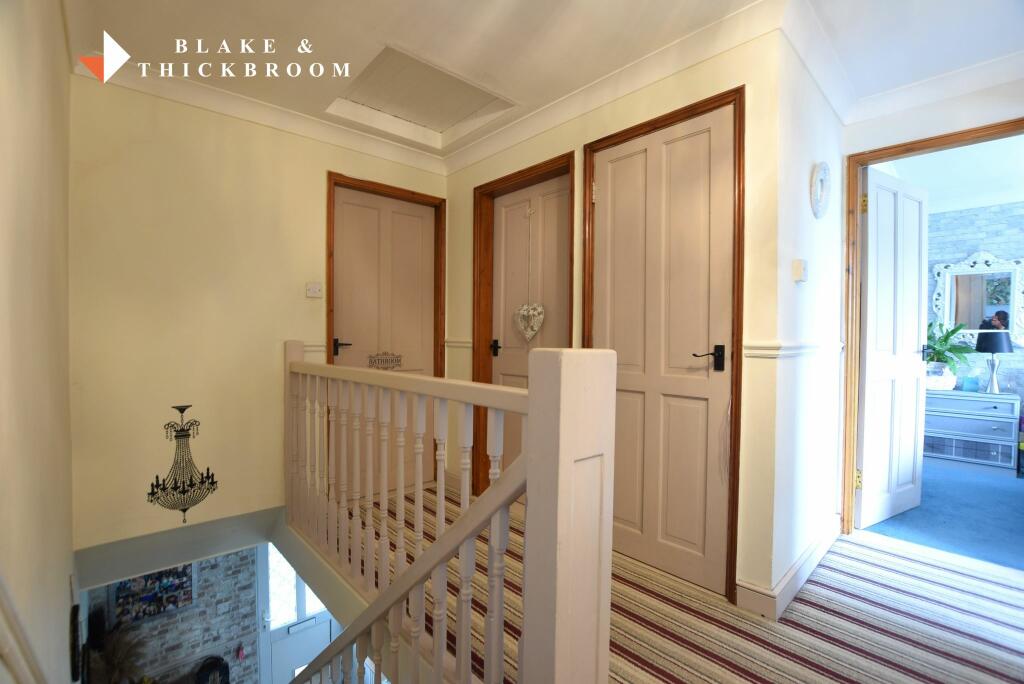 FIRST FLOOR LANDING