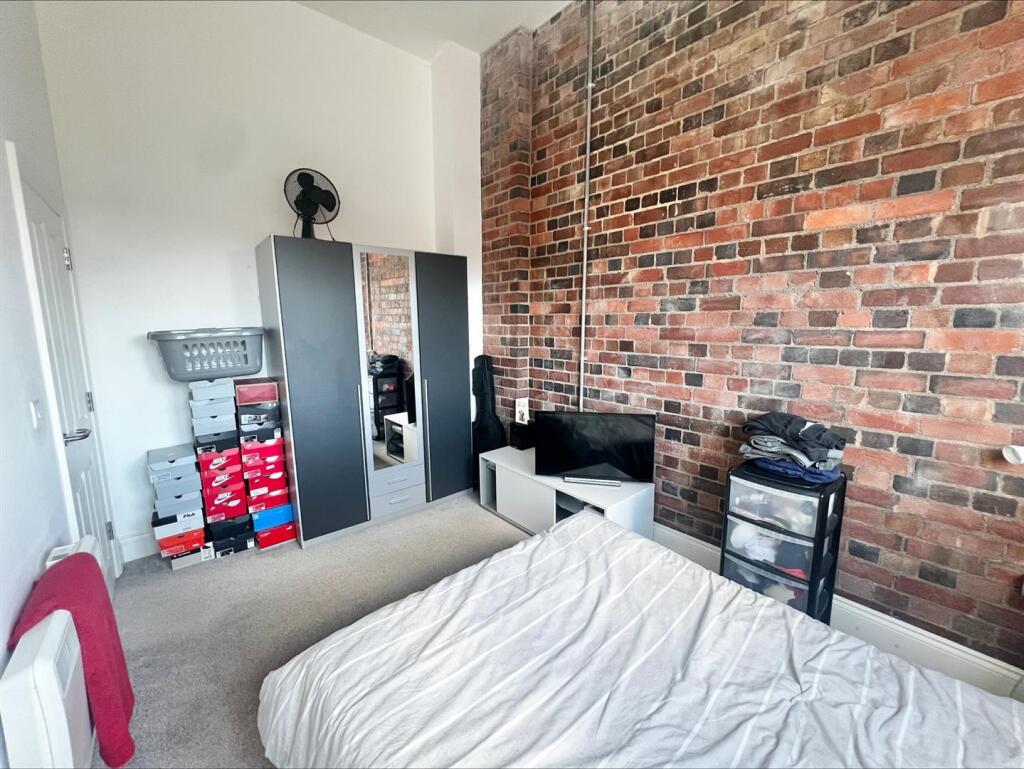 Bedroom rear shot.jpeg