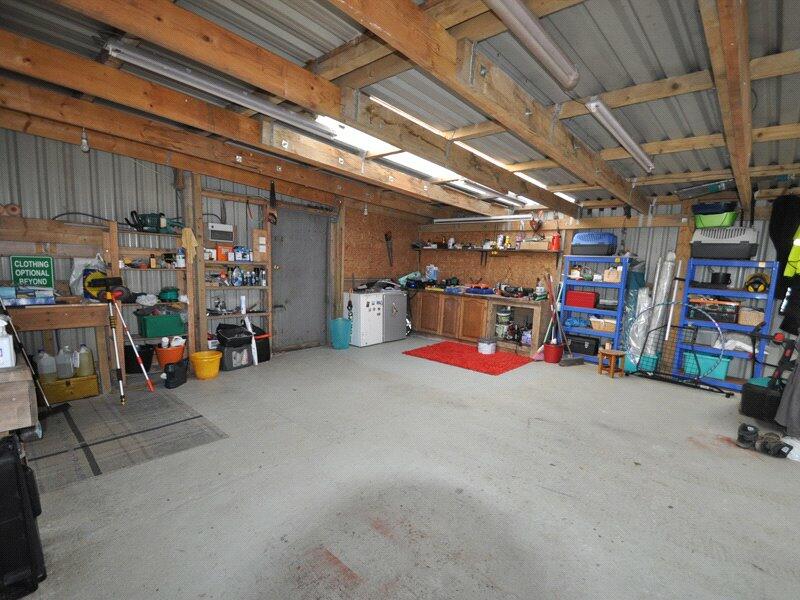 Garage/Workshop