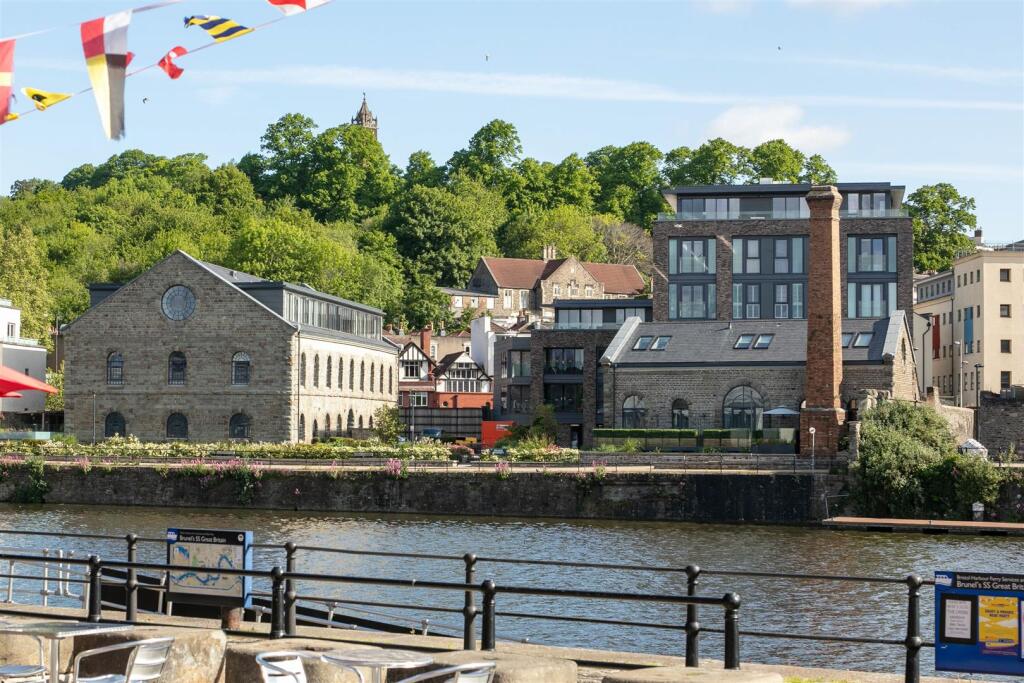 Apartment 15 New Retort House-external 6.jpg