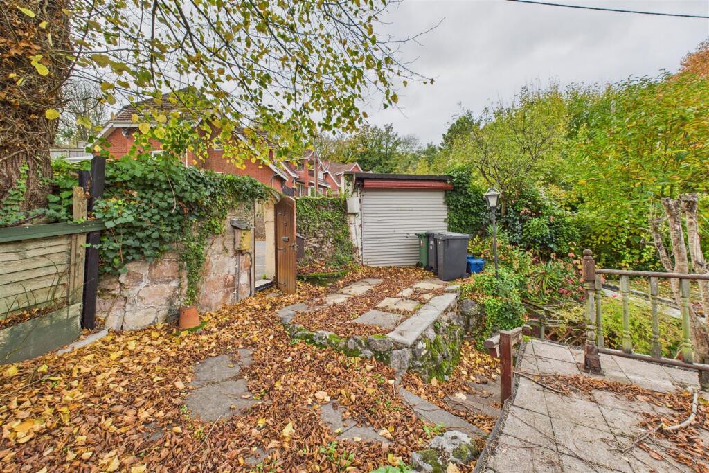 Cliff Lodge, 13 Old Teignmouth Road, Dawlish EX7 0