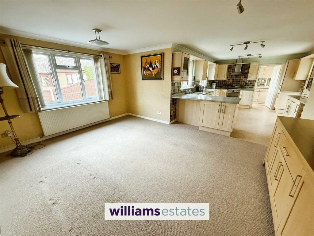 Dining/Sitting Room