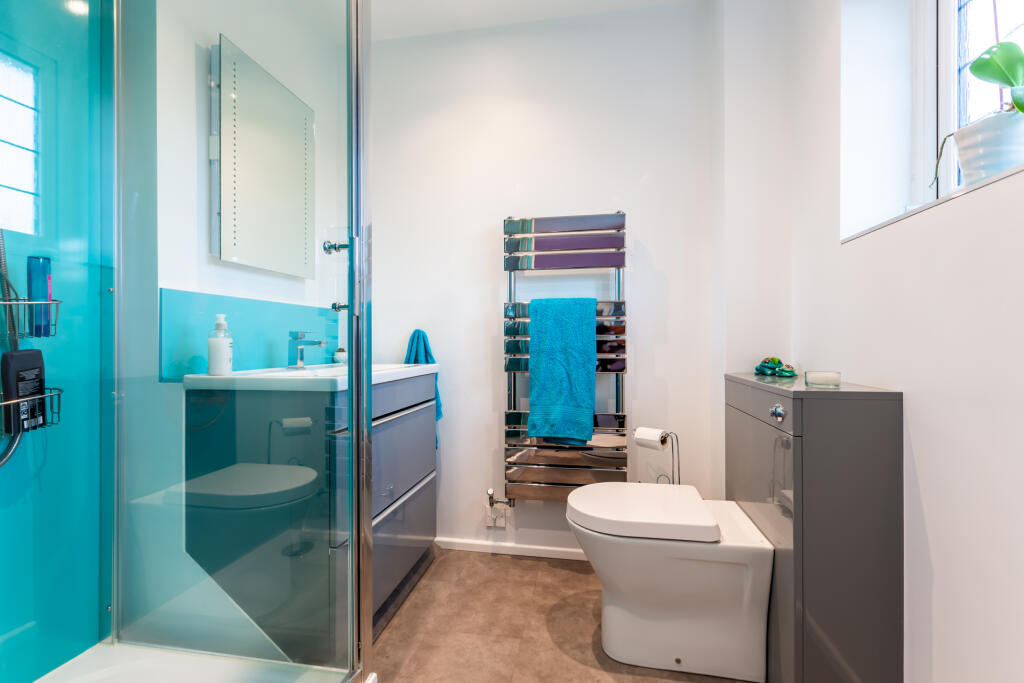 Robinson-David-Estate-Agents-Gloucester-Cherringto