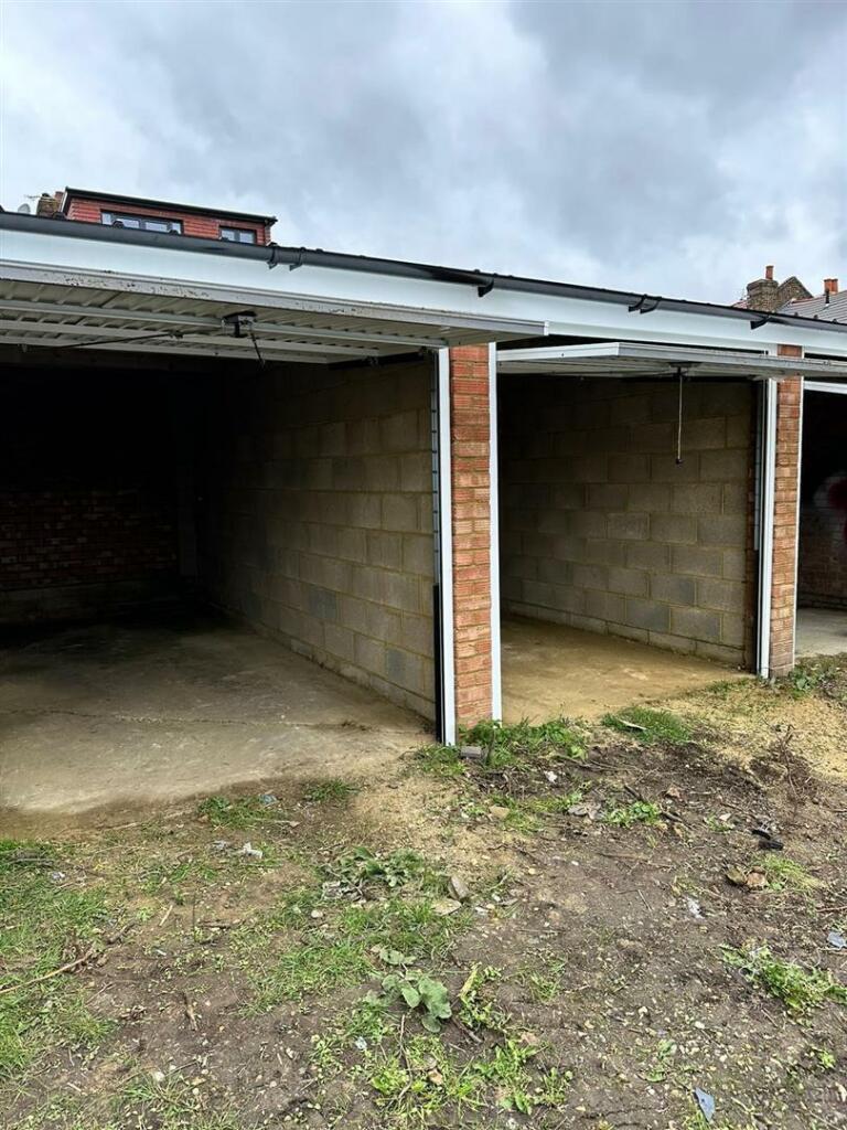 garages 4.jpg