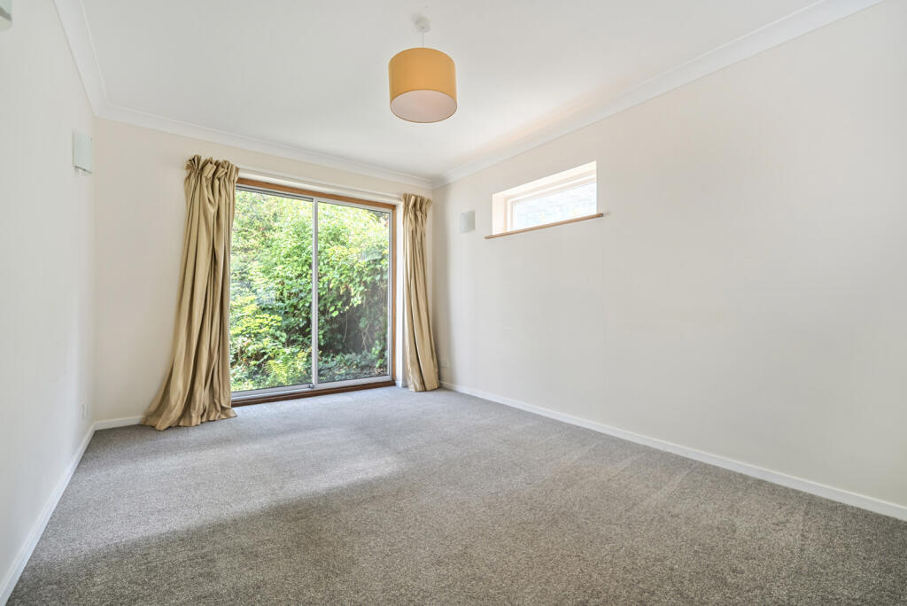 1319296-8-687e1de...