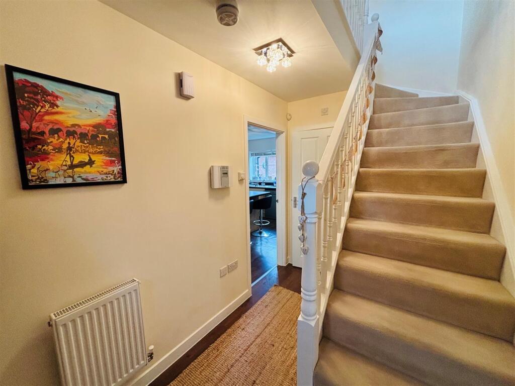 76linhall.jpg