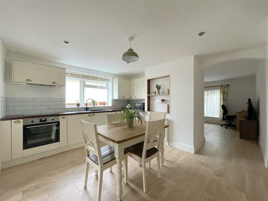 Kitchen:Dining Room (1).jpeg
