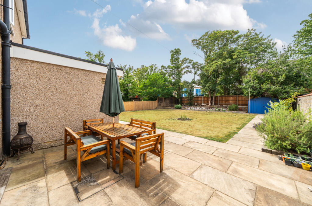 1318985-5-687663a...