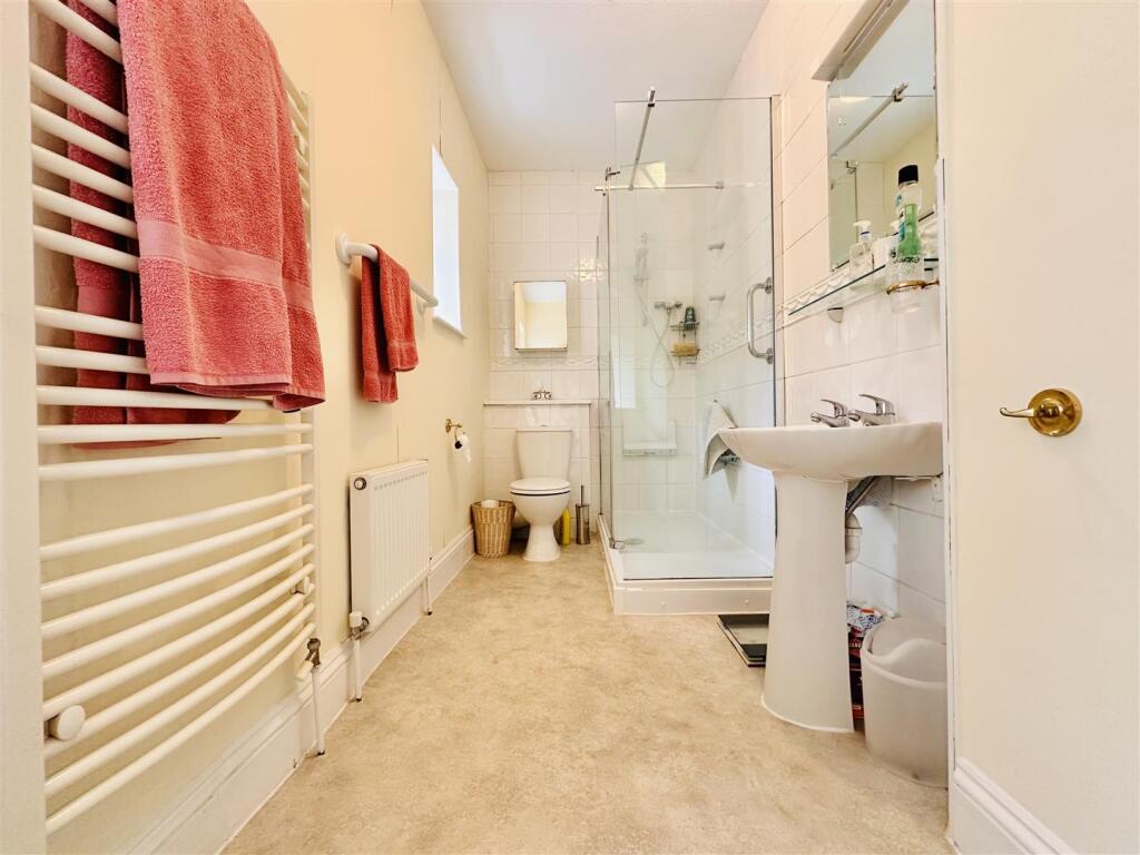 Family Shower Room