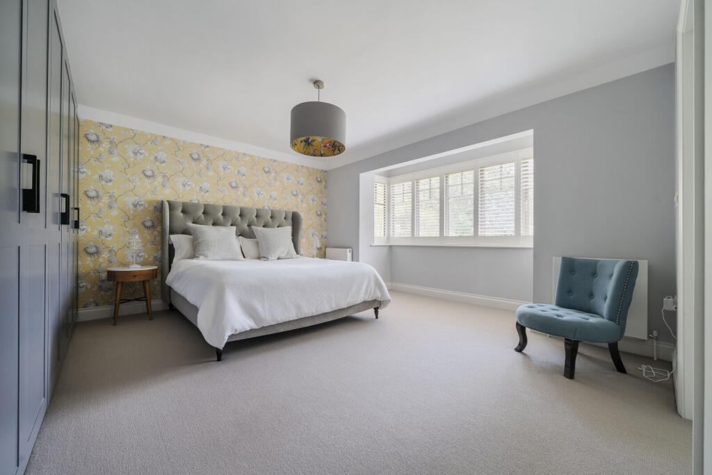 1305422-45-68472a...