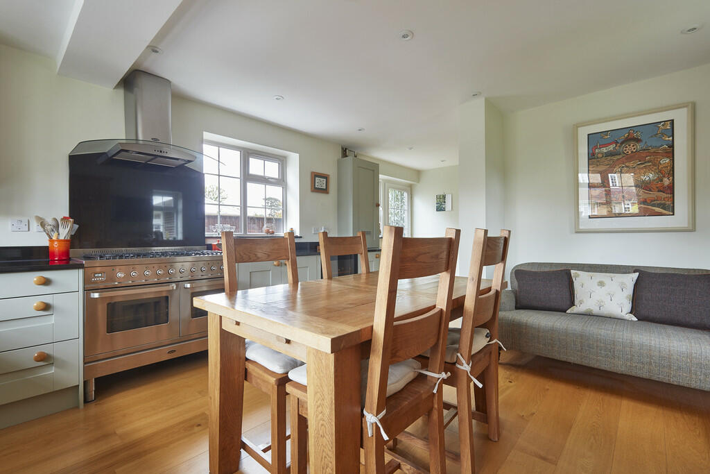 2_Ferndale_Close_...