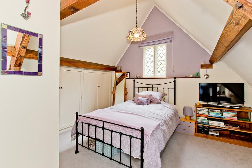 bed2.jpg