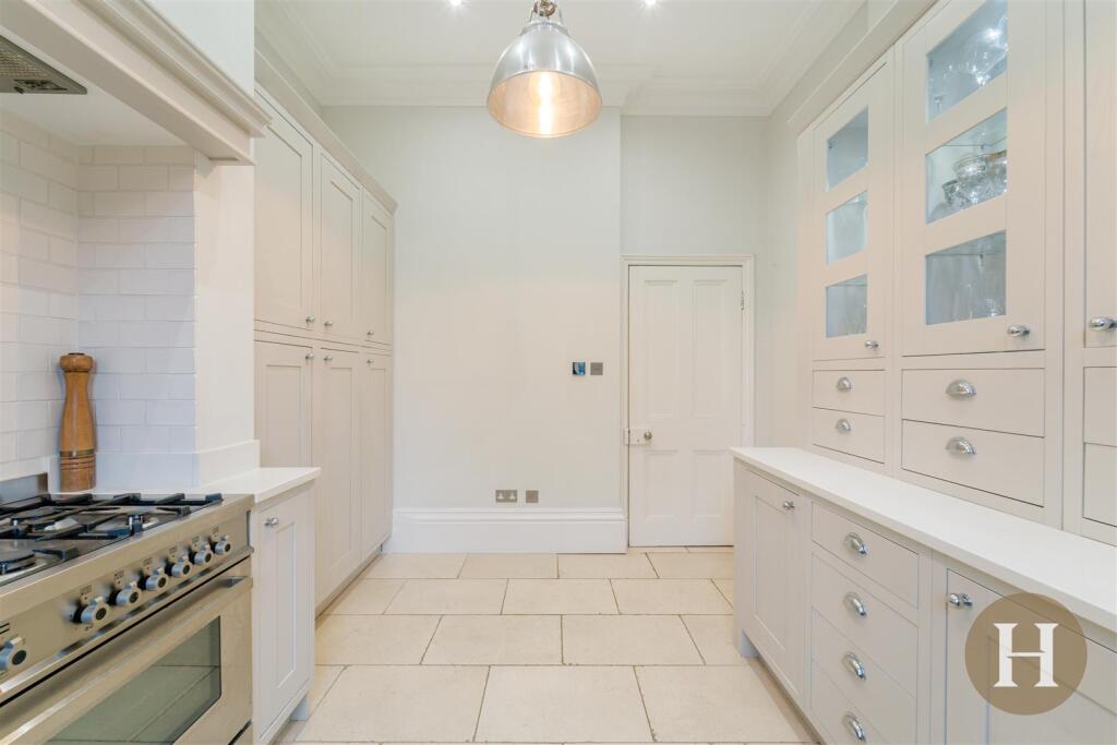 Hadleigh Estate Agents-32.jpg