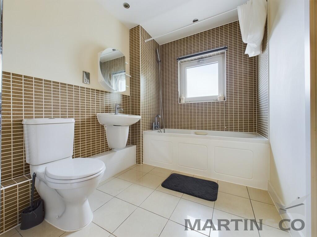 Bedroom 2 En-Suit...