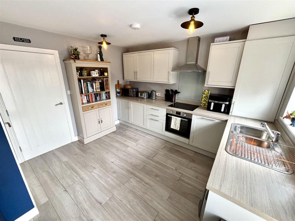 Open Plan Kitchen and Dining Room