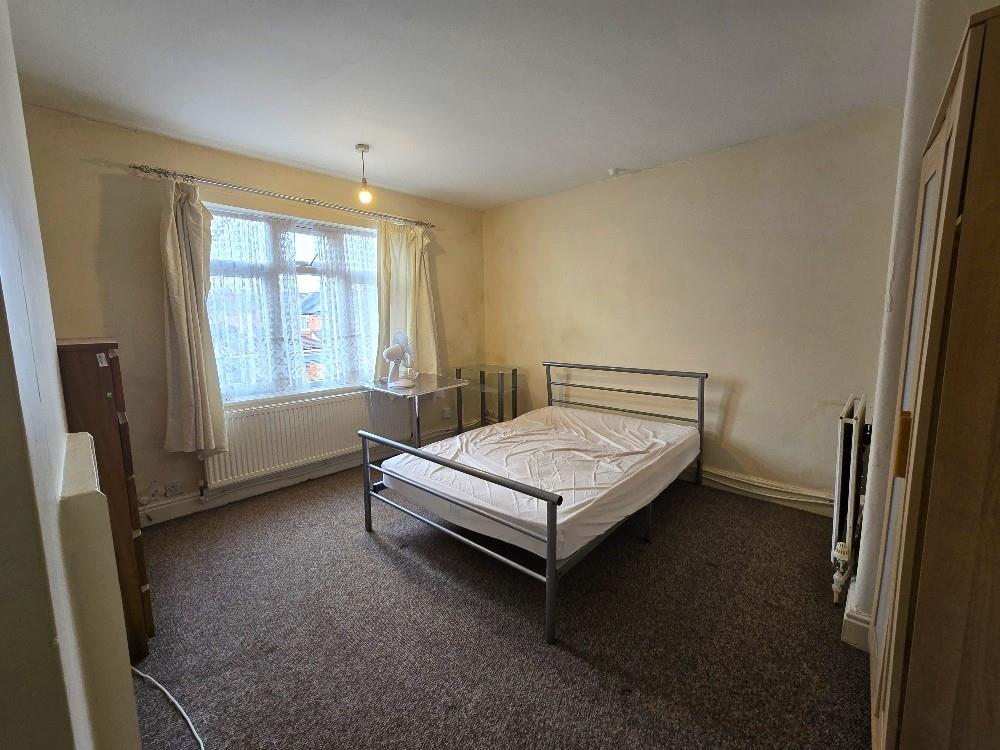 Bedroom .jpg