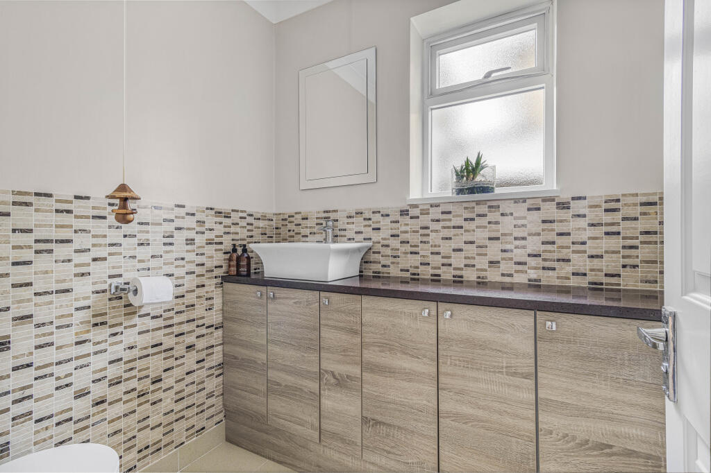 858989