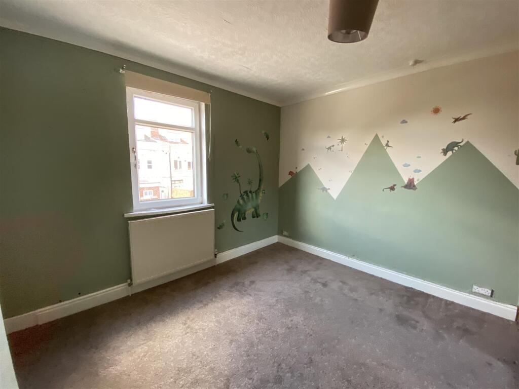 Bedroom no.1 front double: