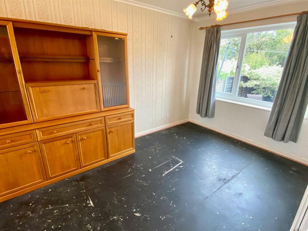 parkfield avenue 17 dining area.jpg