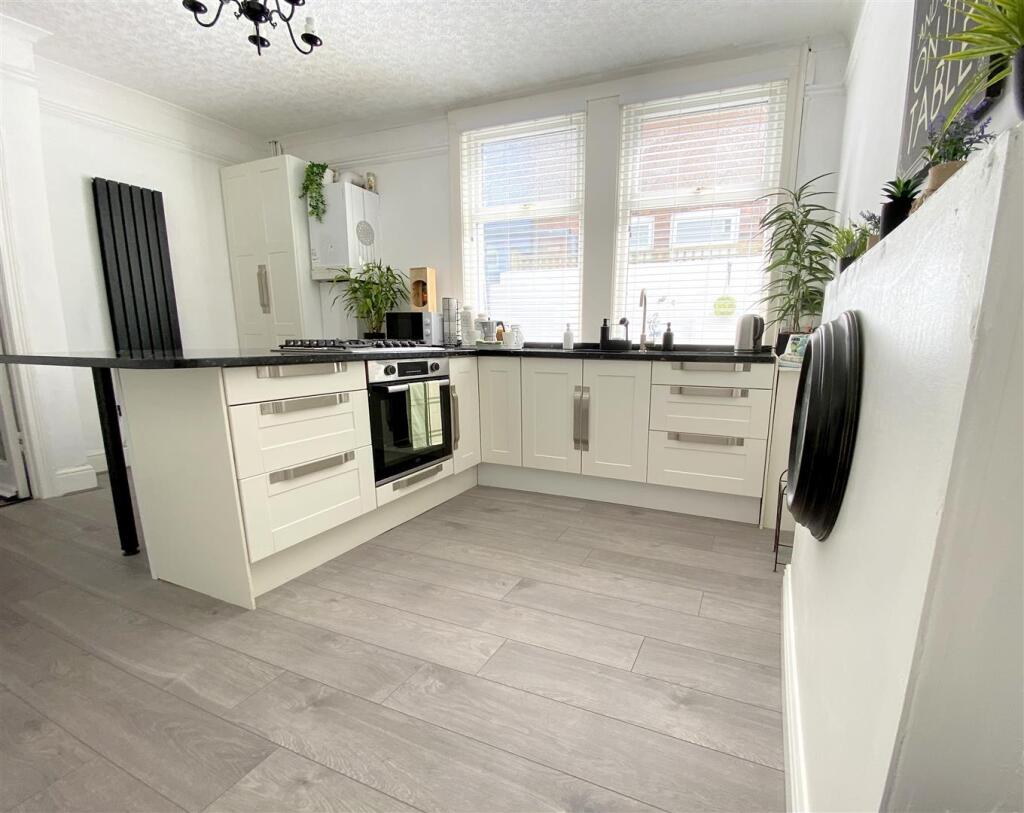 Kitchen c.jpeg