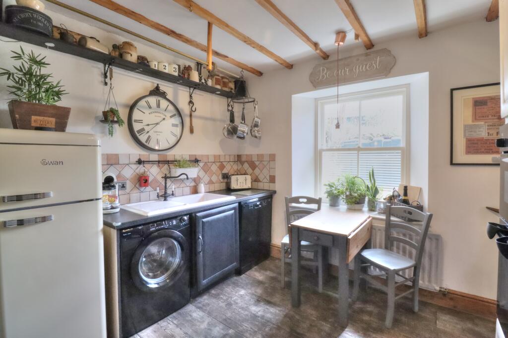 Cottage kitchen