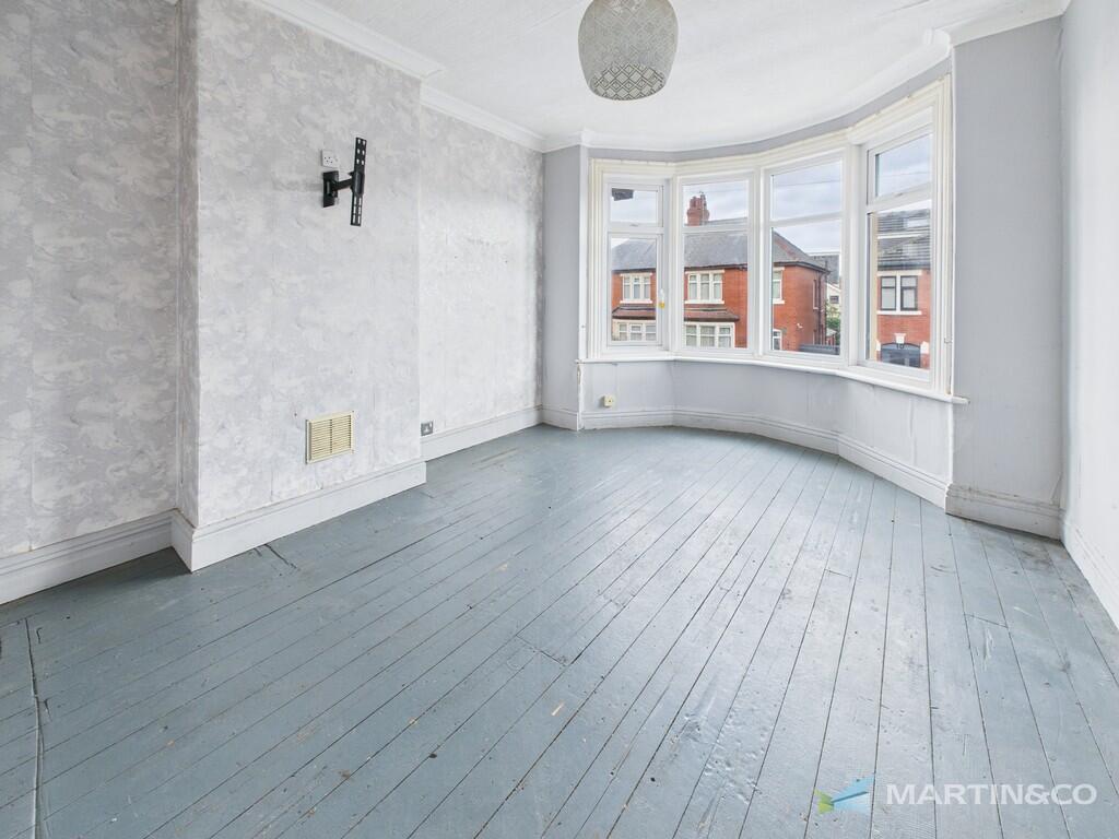 CAM02318G0-PR0560...